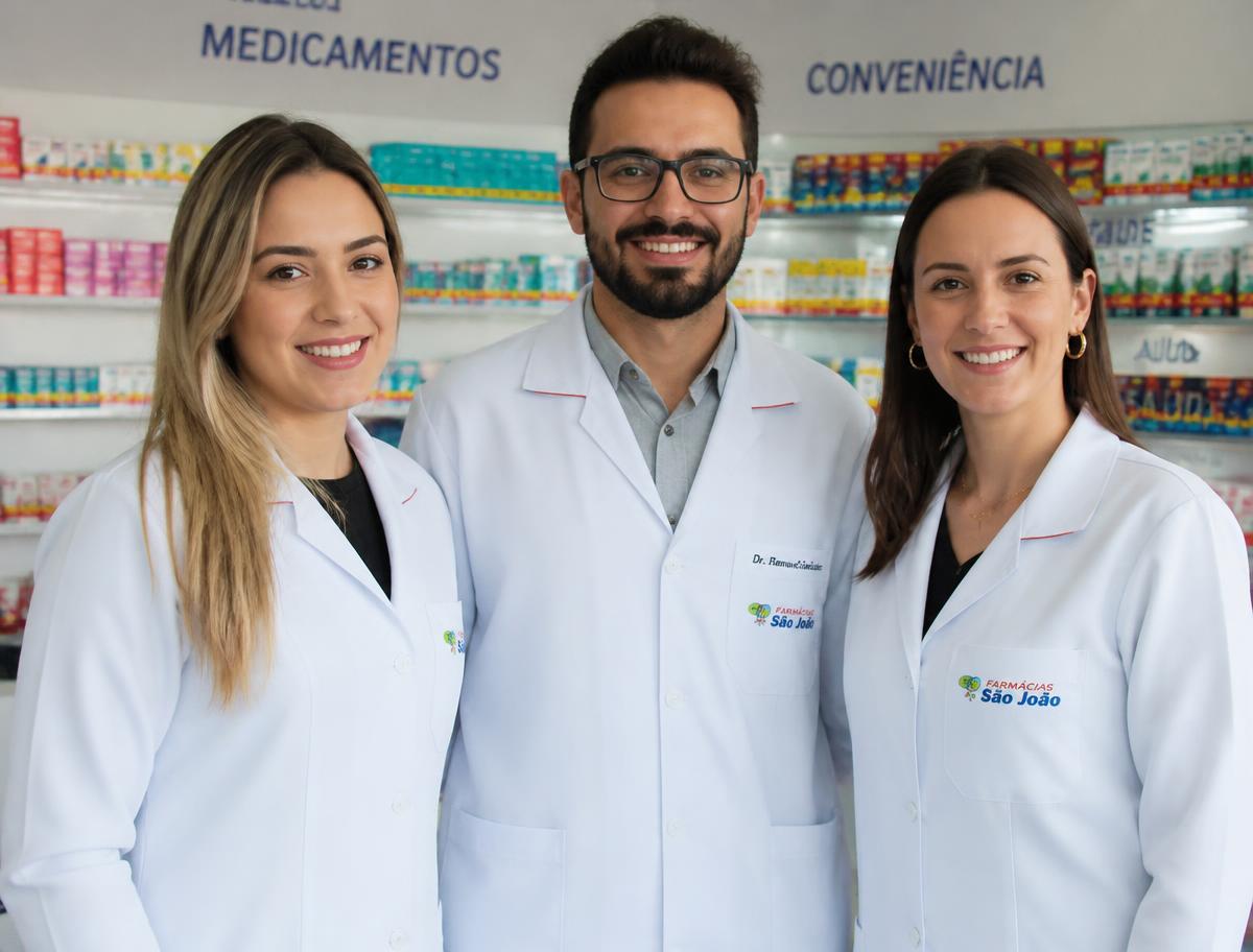 Equipe de farmacêuticos da Drogaria Gamapharma